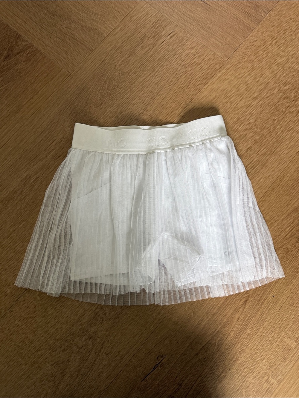 ALO Yoga White Pleated Tulle Skater Skirt